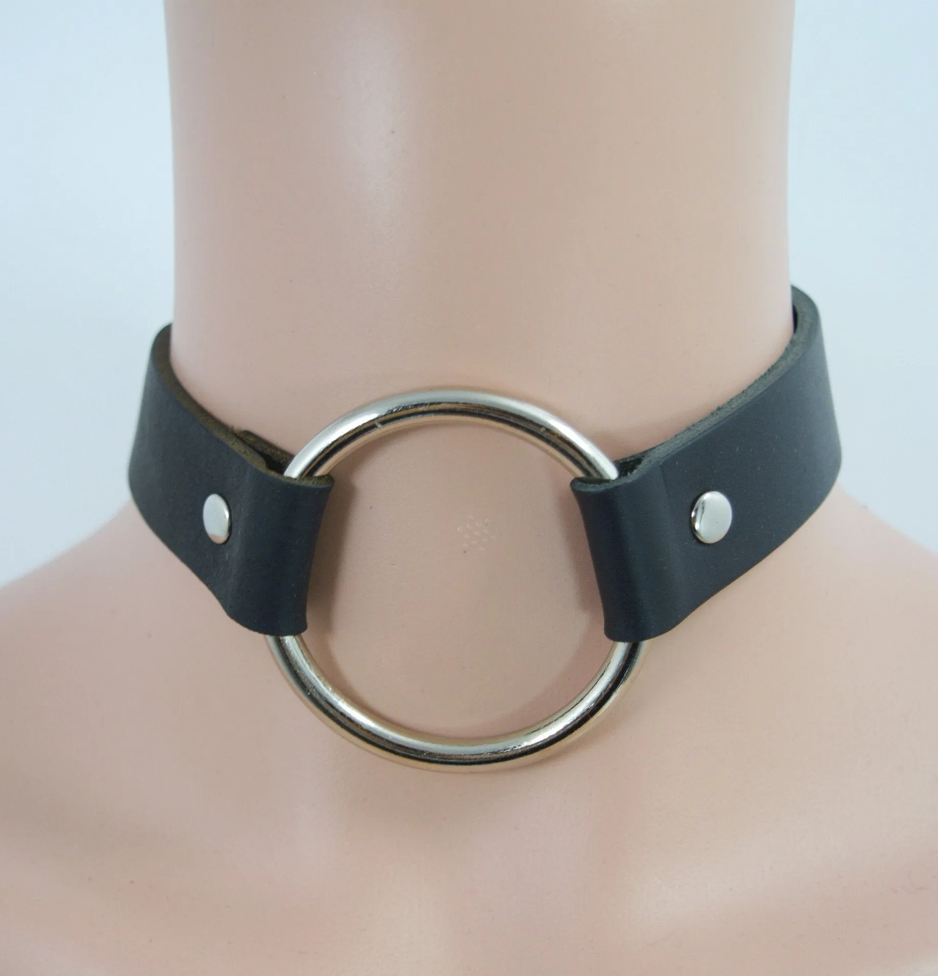 Gothic Emo Punk Rock O-Ring and studs Black Leather Choker Necklace