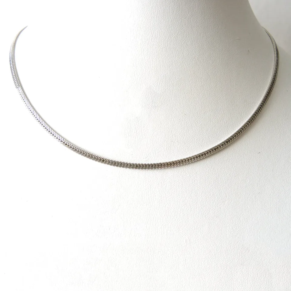 Series 17 | Flat Foxtail Chain, Platinum, 1.6 mm wide or 2.5 mm x 16" long